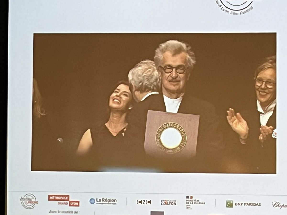 Hélène Etzi (@heleneetzi) on Twitter photo Magnifique hommage à Wim Wenders hier soir <a href="/FestLumiere/">Festival Lumière</a>. L’un des plus grands cinéastes vivants et le créateur d’au moins 3 de mes films préférés au monde.
Merci et Bravo <a href="/FestLumiere/">Festival Lumière</a> et Thierry Fremaux pour cette soirée exceptionnelle Magnifique hommage à Wim Wenders hier soir <a href="/FestLumiere/">Festival Lumière</a>. L’un des plus grands cinéastes vivants et le créateur d’au moins 3 de mes films préférés au monde.
Merci et Bravo <a href="/FestLumiere/">Festival Lumière</a> et Thierry Fremaux pour cette soirée exceptionnelle