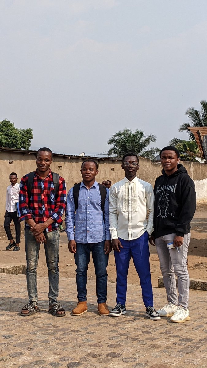 homere_baraka's tweet photo. 🫵Si personne ne vous critique, 👉cela signifie que vous ne faites pas grand-chose.😂🤣
#homere_baraka, #Microgels_ https://t.co/kiHHKJSYJW