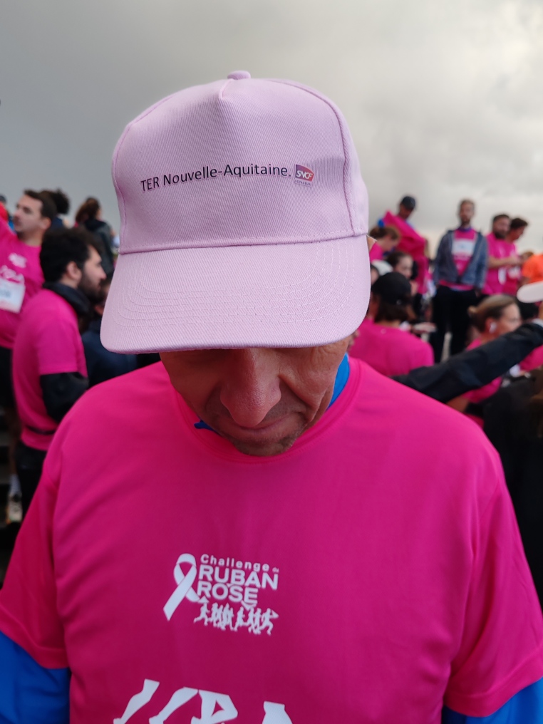 🎗️Engagés pour #OctobreRose

L’équipe <a href="/TERNouvelleAQ/">SNCF Voyageurs TER NOUVELLE-AQUITAINE</a> s’est associée au challenge du <a href="/RubanRose/">Ruban Rose</a> pour agir en faveur de la prévention du cancer du sein 🎀

Une belle course qui fait écho aux valeurs du réseau SNCF Mixité.

Félicitations aux agent(e)s #SNCF pour leur engagement !🙌🏻