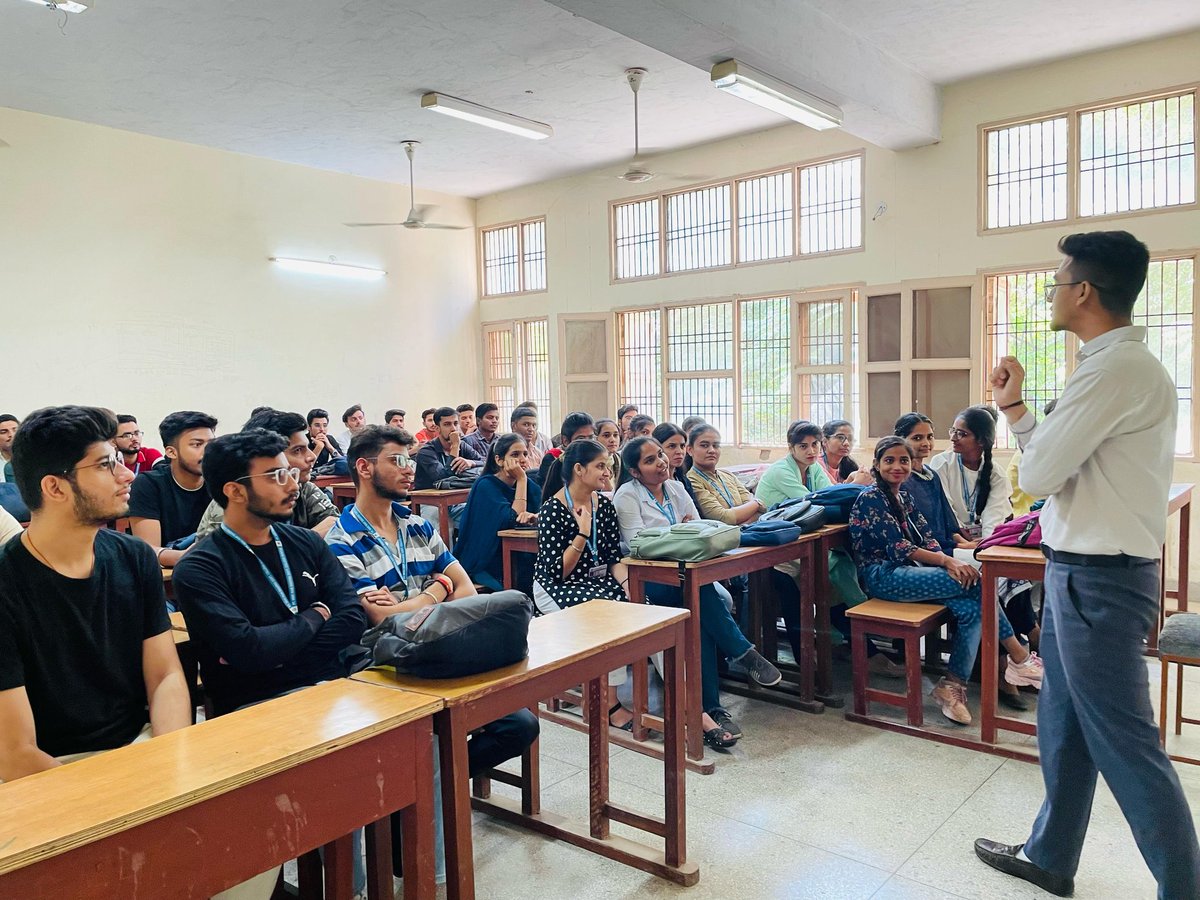 ✨ADM Education and Welfare Society hosted an enlightening session at PT Nekiram Sharma College. 🎓📝

With expert career counselors at their side, the class displayed an array of career choices for the students.📜🧑🏽‍🎓

#careercounselling 
#brighteropportunities