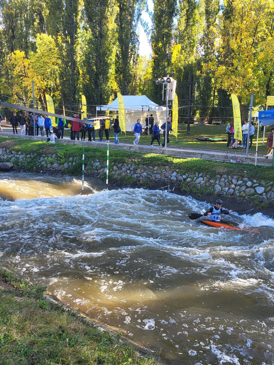 Gran ambient al @RaftingParc pel Campionat d'Espanya. Tota la sort i els encerts als i les nostres palistes del <a href="/cadicanoekayak/">Club Cadí CK</a>.  Som #CiutatdEsports 
(A la foto l'amic <a href="/Marc_Moragues/">Marc Moragues Martín</a> recuperant sensacions 😉)