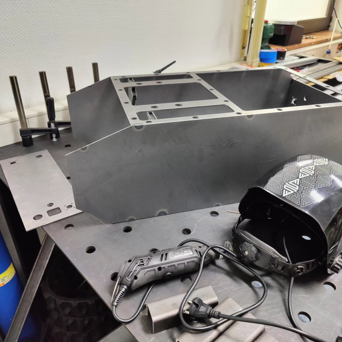 sven_ar's tweet photo. New robot chassis in progress with all lasercut parts by @lasercloudgmbh  #welding #robots #fun #buildrobots #buildstuff #make https://t.co/u7SLm9hzPI