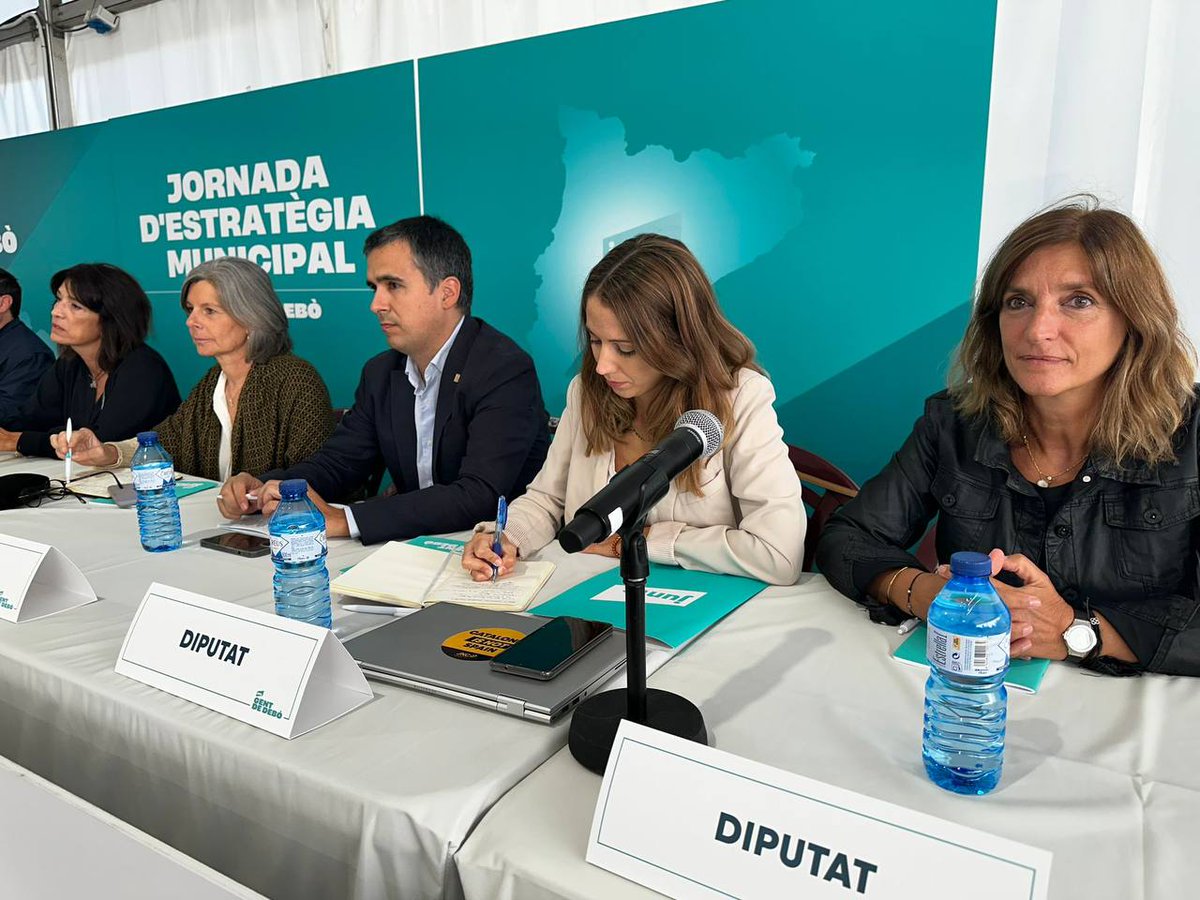 ✍️ El SG <a href="/jorditurull/">Jordi Turull i Negre</a> inaugura la primera jornada d’estratègia municipal amb els càrrecs electes del Maresme a Cabrera de Mar.

👥 També hi han participat el responsable de política municipal, <a href="/davidsaldoni/">David Saldoni🎗</a>, la portaveu i la diputada de <a href="/JuntsxCatMadrid/">Junts per Catalunya Congrés i Senat</a>, <a href="/miriamnoguerasM/">Miriam Nogueras 🎗</a> i
