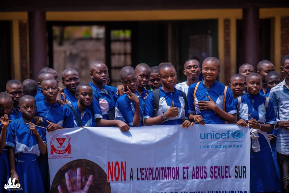 MAJ/Equateur à sensibilisé les filles du lycée catholique Liziba sur les #VBG et La Protection contre l'Exploitation et l'Abus Sexuel dans le milieu scolaire pour leur permettre de dénoncer toutes formes des abus dont il sont souvent Victimes @abefnd_rdc @IPPFAR @UNICEFDRC