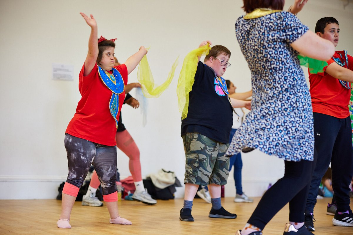 SwirlEducation's tweet photo. I really enjoyed leading this Caribbean Carnival Dance Party at #BRAVEfestival
BRAVE festival was funded by @theleapbd and @bradfordmdc
#dance #arts #festival #blackhistorymonth #kalasangam https://t.co/8rARjy8KFS