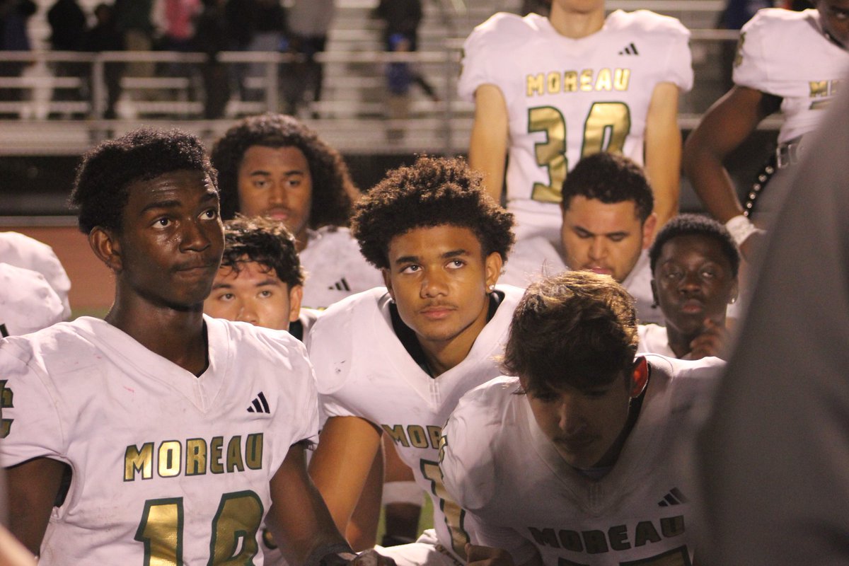 MoreauFootball's tweet photo. Winning helps!!! Shutouts confirm!!!
.
@MoreauAthletics @MoreauCatholic #BoomOn3 #MarinersMindset #GreenGOLD https://t.co/9b3qJ18WlC
