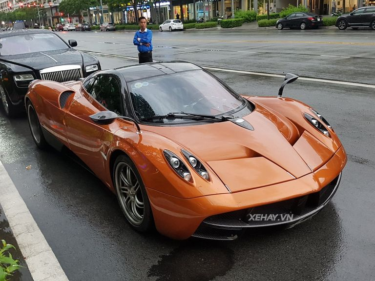 1Thanhkinh's tweet photo. “Thần gió” Pagani Huayra của đại gia Minh Nhựa “về zin” sau khi thay hàng loạt áo mới https://t.co/OOWaEximBc