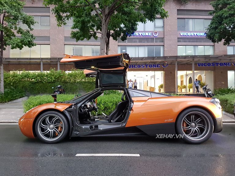 1Thanhkinh's tweet photo. “Thần gió” Pagani Huayra của đại gia Minh Nhựa “về zin” sau khi thay hàng loạt áo mới https://t.co/OOWaEximBc