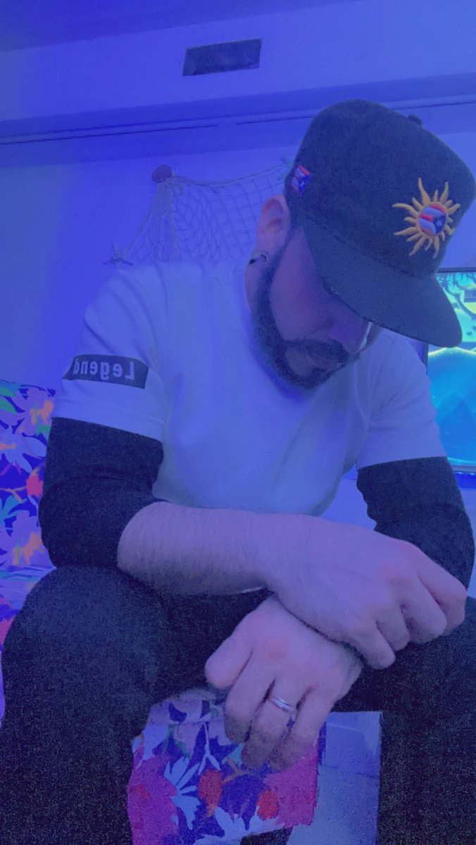 Boriboy1550's tweet photo. Sometimes u just gotta let shit go, it fucking hurts but it needs to be done โฆโฆ.. now let destiny and karma do their job. #brokenaf #used #itried #wasntmeanttobe #๐ฆโ๏ธ๐๐ฎ๐ธ https://t.co/FHqZB21vNB