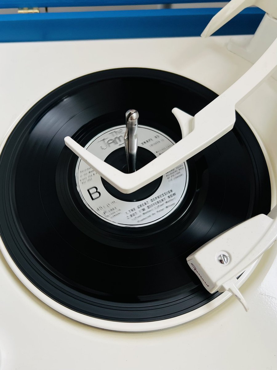 AGC_LONDON's tweet image. #NowPlaying at the Art Gallery #TheJam #MoveOnUp #GetYpurselfTogether #ButImDifferentNow #TheGreatDepression #Dansette