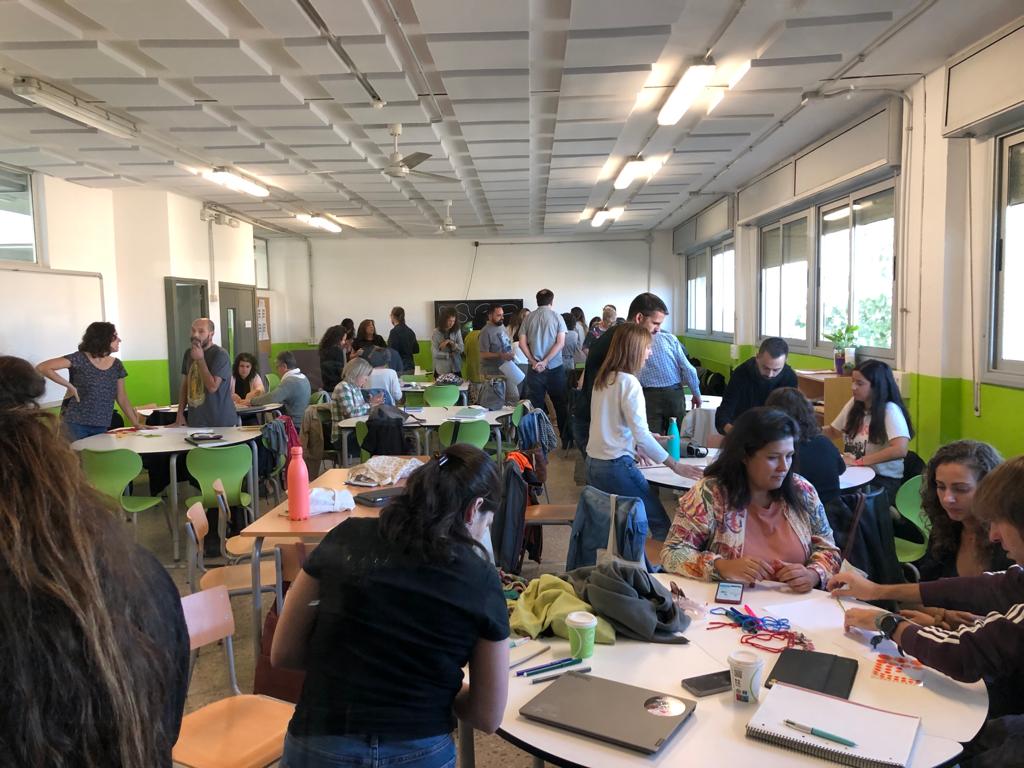 futurseducacio's tweet photo. Avui fem la primera jornada del curs 23/24 per enfortir la xarxa i seguir aprendent entre iguals. Generar accions i reflexions conjuntes per seguir aportant a la millora de l'educació en un món global complex és la nostra raó de ser 🌏💚

Moltes gràcies @IFeixes per acollir-nos! https://t.co/rjHIofnFzq