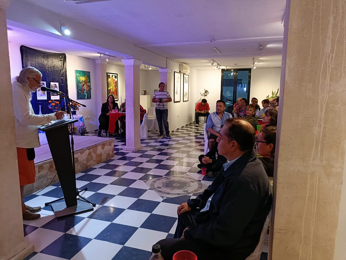 Concluye #JornadaCulturaCubana 🇨🇺 organizada por la Asociación de Cubanos Residentes en #Yucatán 🇲🇽 con Performance Literario en Le Cirque Galeria en #Mérida.

Se unieron la poesía y el teatro para homenajear a los poetas cubanos Elena Tamargo y Eliseo Diego. #CubaEsCultura.