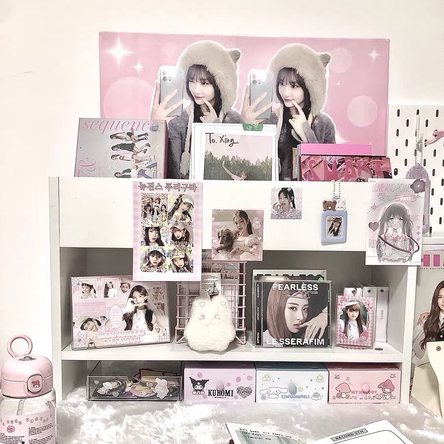 m3riqtx's tweet photo. โต๊ะเต็ม แต่อยากได้ชั้นเพิ่ม ˚‧º·(˚ ˃̣̣̥᷄⌓˂̣̣̥᷅ )‧º·˚ https://t.co/pdDpZFQcna