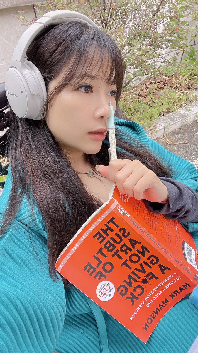 pipi5200's tweet image. The most comfortable thing that eases me off from suck life…