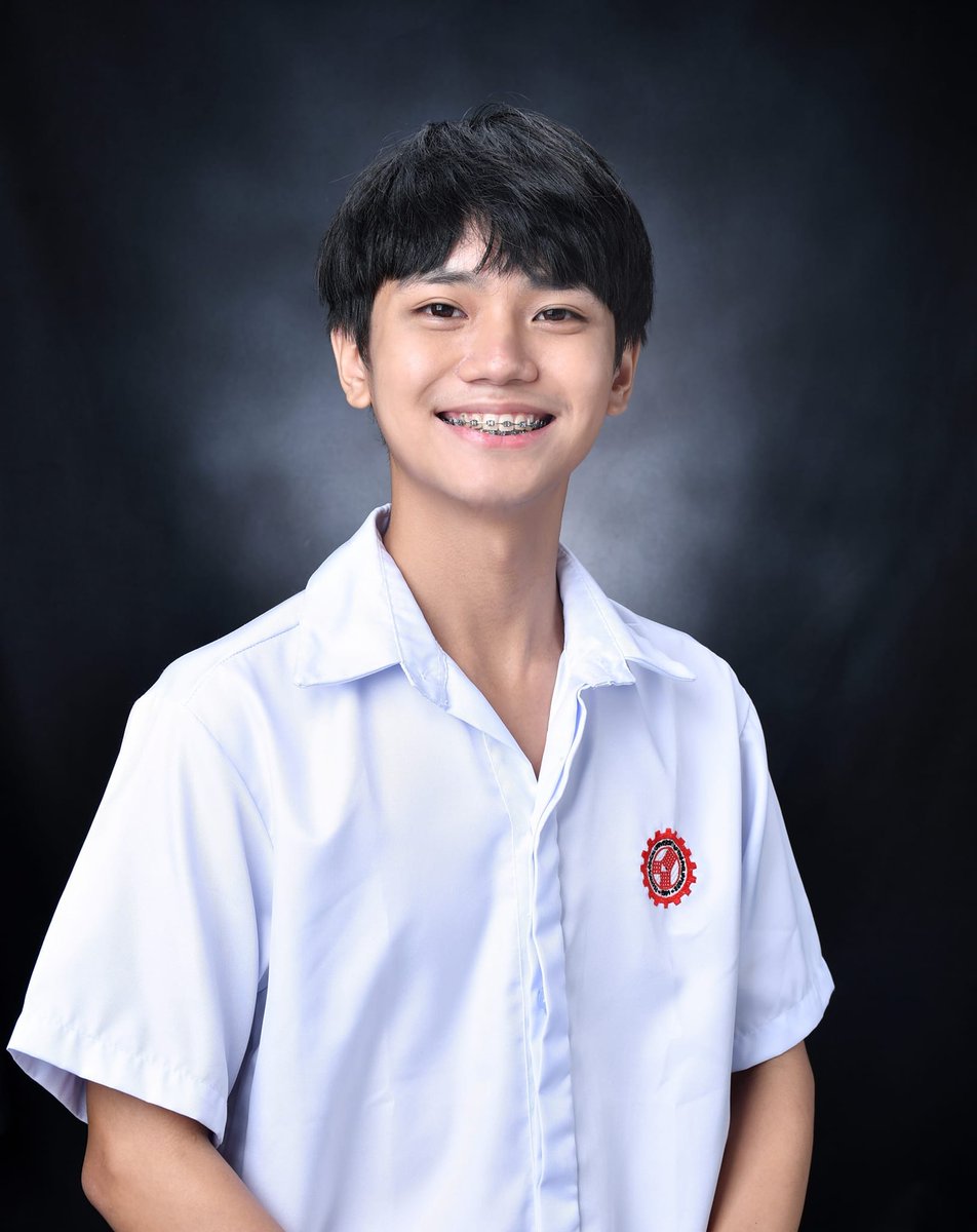 ivasnh's tweet photo. here comes the student https://t.co/jIwaTeya22