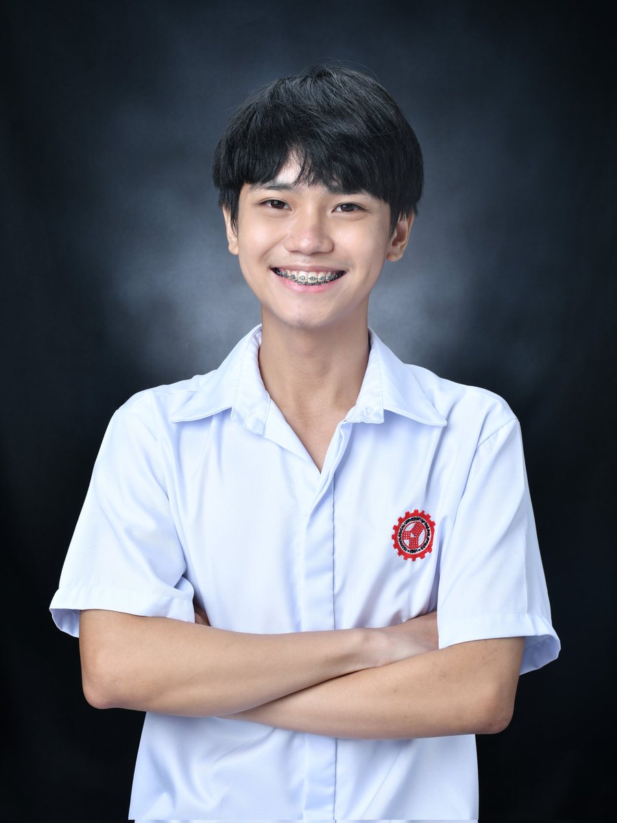 ivasnh's tweet photo. here comes the student https://t.co/jIwaTeya22