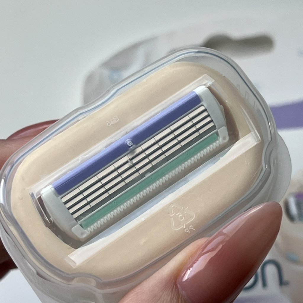 nchdaq's tweet image. ก็ต้องอันนี้ไหมนะ เป็นไอเท็มเดียวที่ไม่เลิกซื้อ ติดใจ รักผิวตัวเองㅠㅡㅠ💘🥛🫐ใช้กับน้องจิมิก็คือนู้ม ไม่คันไม่ระคายเคือง ใช้กับแขนขาคือเนียนโคตร มันสบายผิวอะ แล้วหอม โกนเสร็จ+ออยล์ +โลชั่น ผิวโกลว์เนียน100/10 มีปัญหาเดียวที่ทุกคนที่ใช้น่าจะรู้