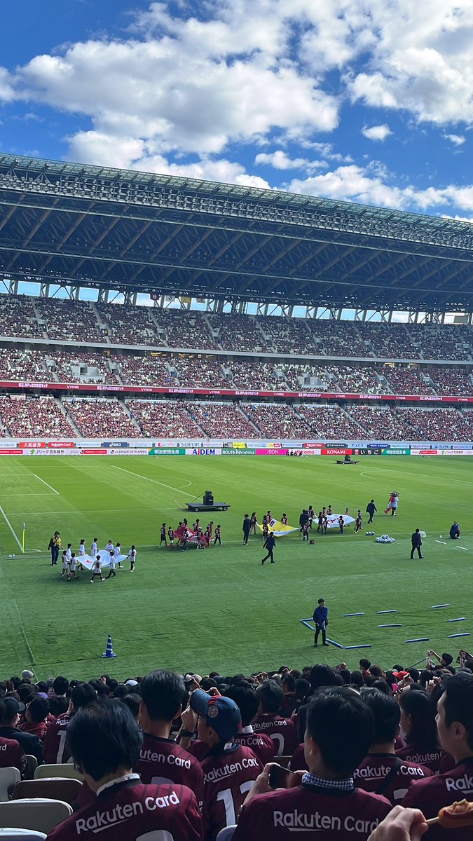 初Ｊリーグ観戦⚽️✨
試合始まる前からめちゃくちゃ楽しい！！！
#ABetterFutureTogether
#visselkobe