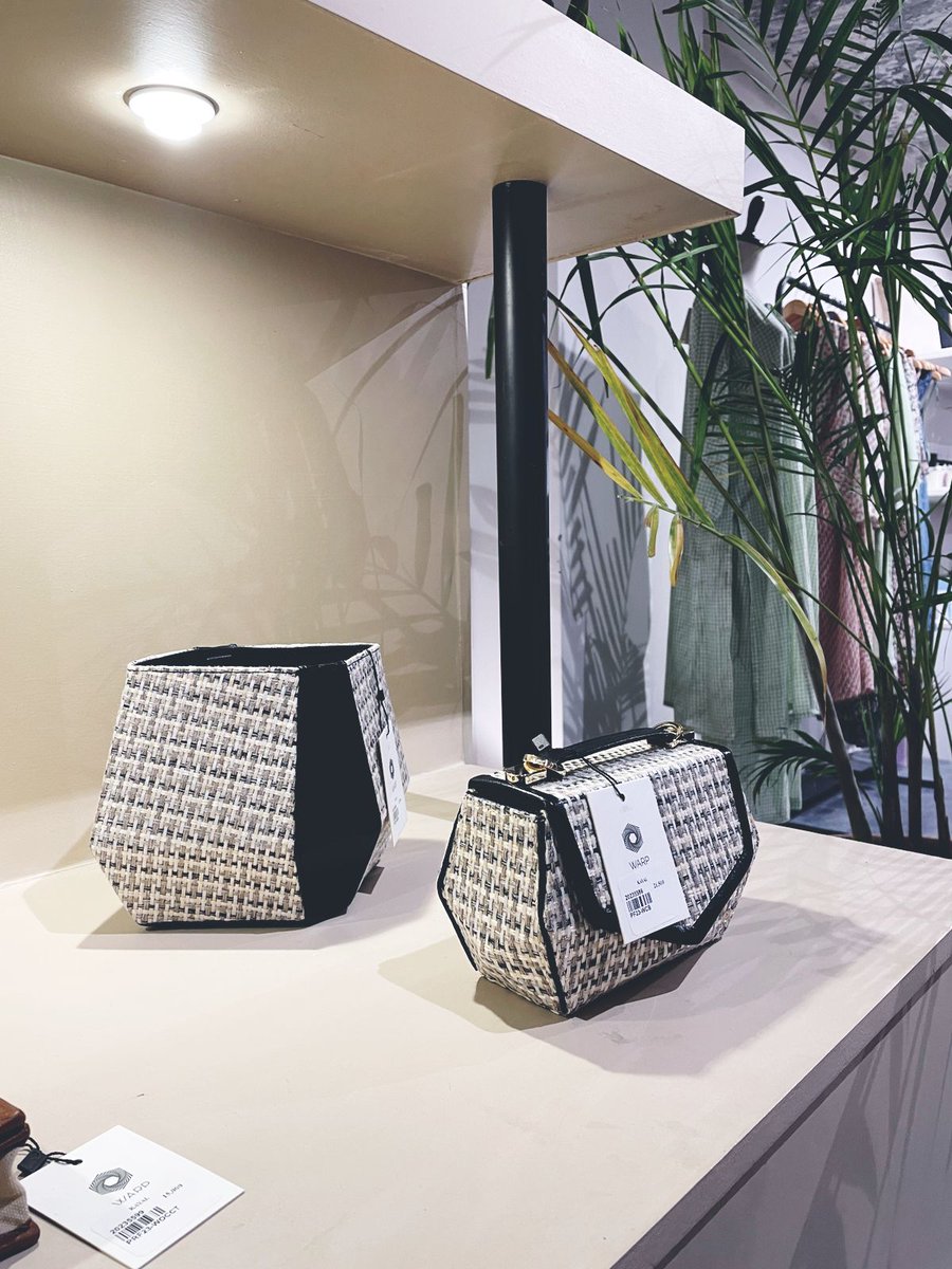 KayalOnline's tweet photo. WARP's first Pre-Fall '23 Trunk Show of the season!

Warp is a contemporary fashion brand aiming to distort the fabric of fashion by making high-quality, abstract forms and minimalist everyday leather handbags. 

Date &amp; Time: 21st &amp; 22nd October 2023 from 12 pm – 7 pm https://t.co/8M978Inryh