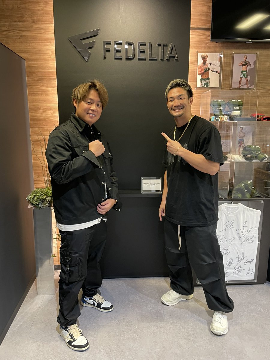 bbseeksm's tweet photo. 昨日は株式会社FEDELTA様のオフィスに遊びに行かさせて頂きました！
かっこいいオフィスに、ファンならテンションが上がっちゃうアイテムが沢山でした🤩
牧野さんお忙しい中ありがとうございました🙏

@FEDELTA0801 @makinodx0714 
#株式会社fedelta #fedelta https://t.co/ac2MWPeUCx