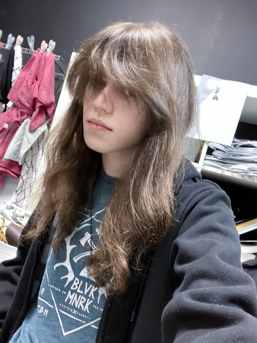 i&rsquo;m sitting in your laundry room rn https://t.co/wRu90D50Hu