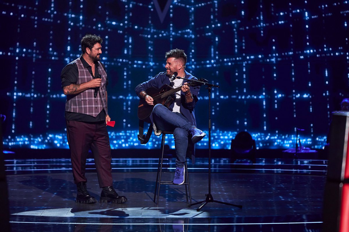 Dos30TV's tweet photo. 🎤@LaVozAntena3 LÍDER indiscutible del prime time un viernes más al firmar ayer un 16.9% de share y 1.641.000 espectadores

👏+13.7% por encima de la media de la cadena para #LaVozAudiciones6, sumando cerca de 5 millones de contactos!

#QueVivaLaTele #Audiencias https://t.co/PodyYRjKGG