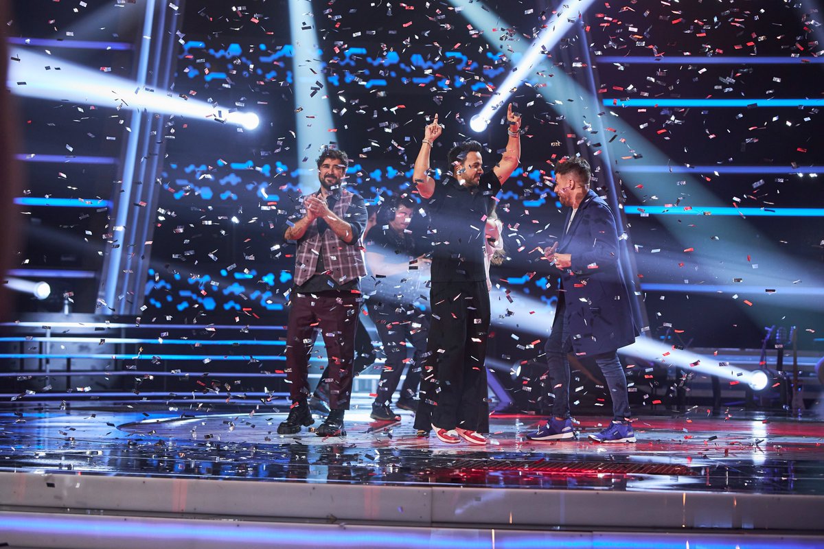 Dos30TV's tweet photo. 🎤@LaVozAntena3 LÍDER indiscutible del prime time un viernes más al firmar ayer un 16.9% de share y 1.641.000 espectadores

👏+13.7% por encima de la media de la cadena para #LaVozAudiciones6, sumando cerca de 5 millones de contactos!

#QueVivaLaTele #Audiencias https://t.co/PodyYRjKGG