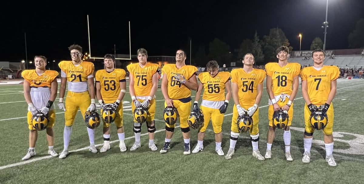 GavinMolloy7's tweet image. Our all senior O-Line + the TE’s.  Another dominate week in the trenches, 35-9 win! The O-Line is the heart and soul of our team, love these guys!

Strong Tackle #75- @DasmannEthan 
Strong Guard #53 - @BryceMeggers 
Center #64 - @ZaneRoeder 
Weak Guard #55 - Elijah O’Meara
Weak…