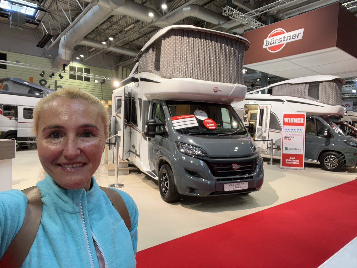 Next stop at the @NECCaravanShow was @BurstnerUK to see the Lyseo Gallery 🤩 Have a great day at the show if you are coming this weekend! Karina is there today 👍