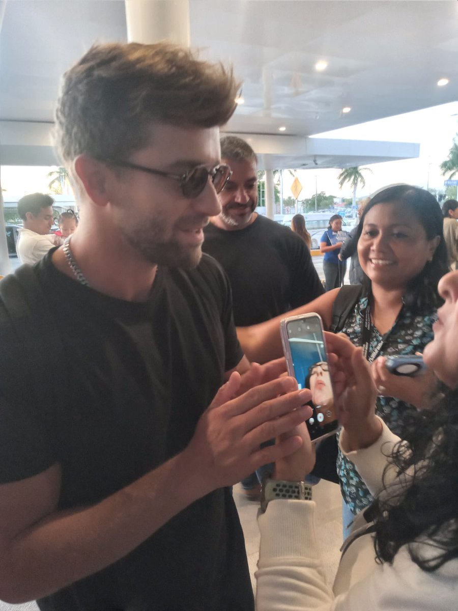 Gracias por hoy <a href="/pabloalboran/">Pablo Alborán</a> ¡mañana nos cantamos en Merida! 😍🥰🇲🇽