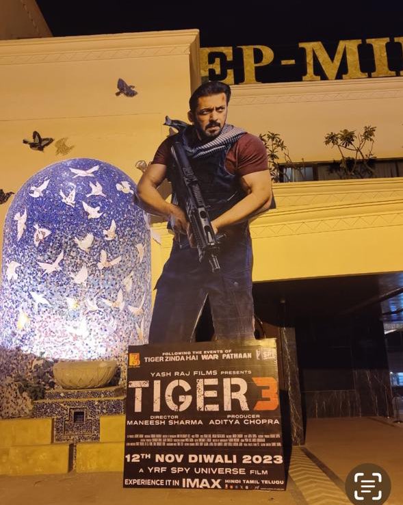 A huge cutout of @BeingSalmanKhan at @epjaipur of #Tiger3 which releases on 12November. 

#SalmanKhan