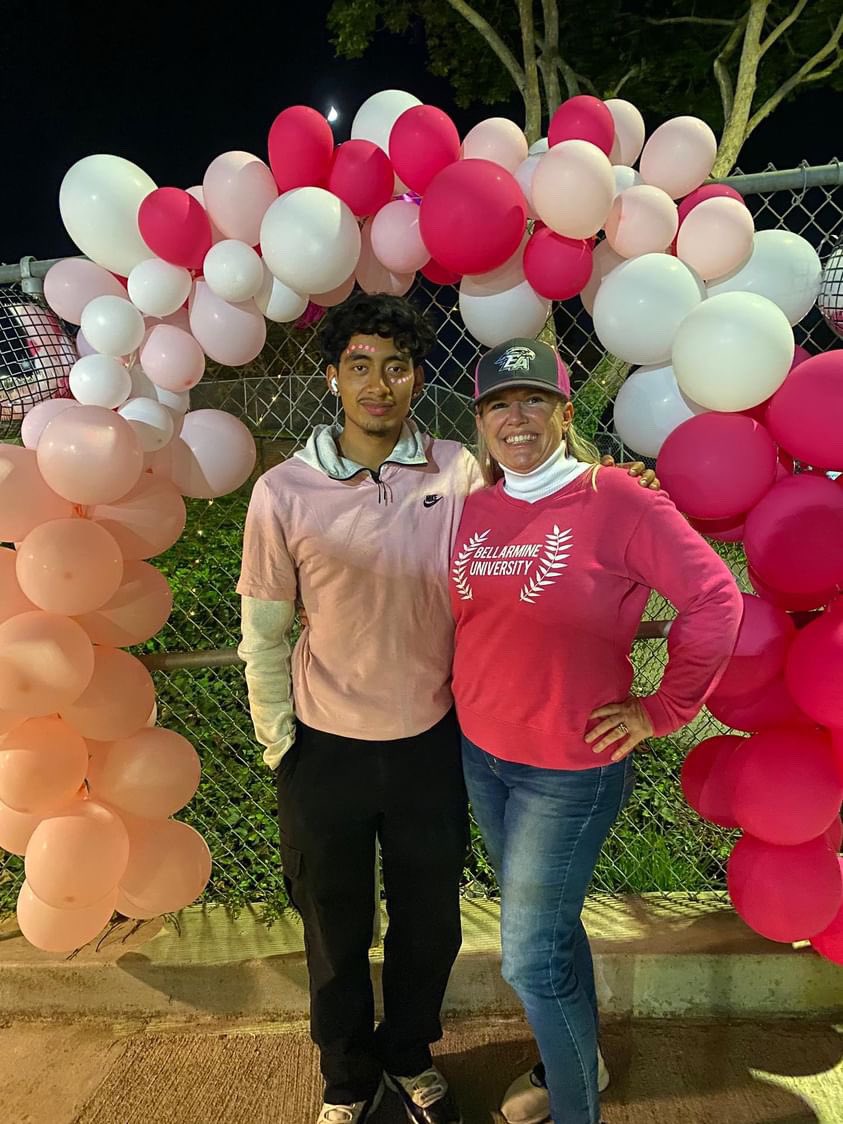 Sdeyoung1's tweet photo. At our pink game. I worked all night in the concession stand. Had a student ask me to take a photo with him. They made the balloon arch. Long but fun night. #pinkgame #football #EAHS #BreastCancerAwareness https://t.co/X5NLeS1l3r