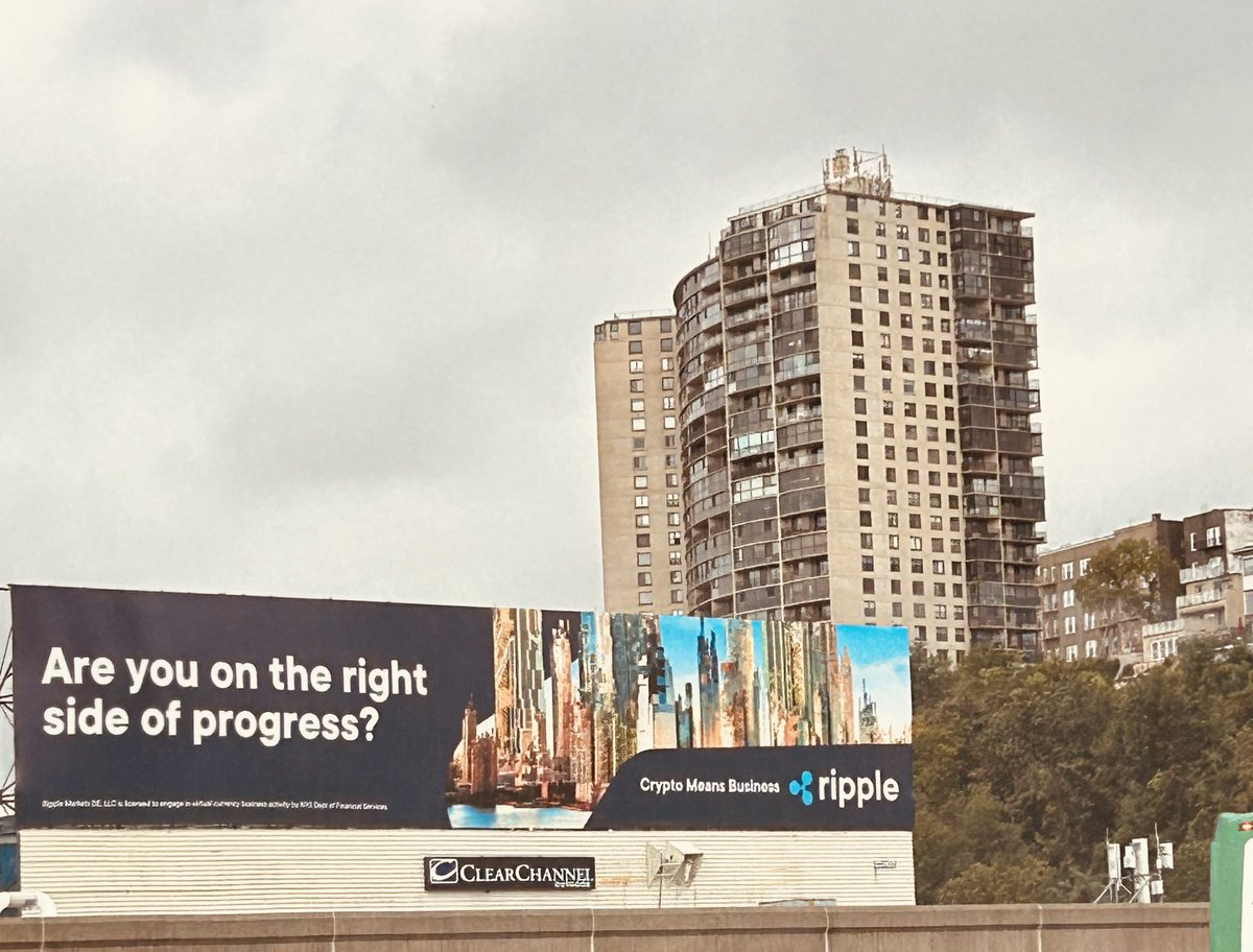🚨 Actualité #XRP et #Ripple: 

Un panneau publicitaire de Ripple a été repéré à New York, au tunnel Lincoln. 

Source: urlz.fr/o7FZ