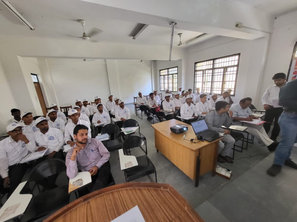 IndianStandards's tweet image. #BIS organized Youth to Youth connect and Nukkad Natak at Govt. Polytechnic sutavli to celebrate WSD23. This event was organised by #Ghaziabad BO with participation of more than 50 students &amp;amp; faculty members. The students were educated about the #BISCare &amp;amp; #BISQualityConnect app.