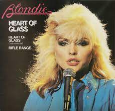 RockOthers's tweet photo. #ClassicJukeBox by @DonPiricoddi
Anche oggi una Hit classica
@BlondieOfficial - Heart Of Glass
https://t.co/qb9vUYnYTO
Once I had a love and it was a gas
Soon turned out had a heart of glass
Seemed like the real thing, only to find
Mucho mistrust, love's gone behind… https://t.co/Y0N2rCHvMN