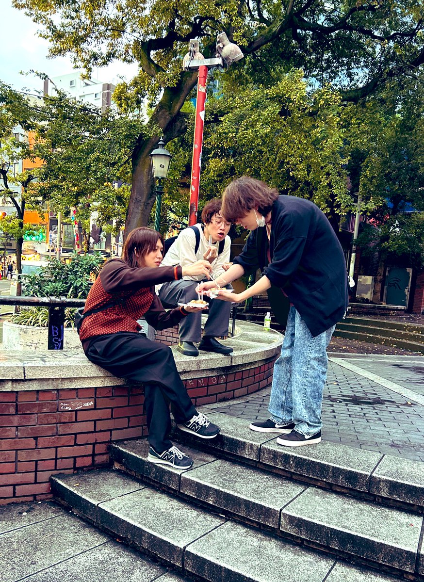 昨日の心斎橋AtlantiQsのライブへお越しの皆様、関わってくれた皆様、ありがとうございました✨
初大阪楽しかったです✨

たこ焼きシェア中のSPARERAIDをご査収ください✨
ではまた🖐️
