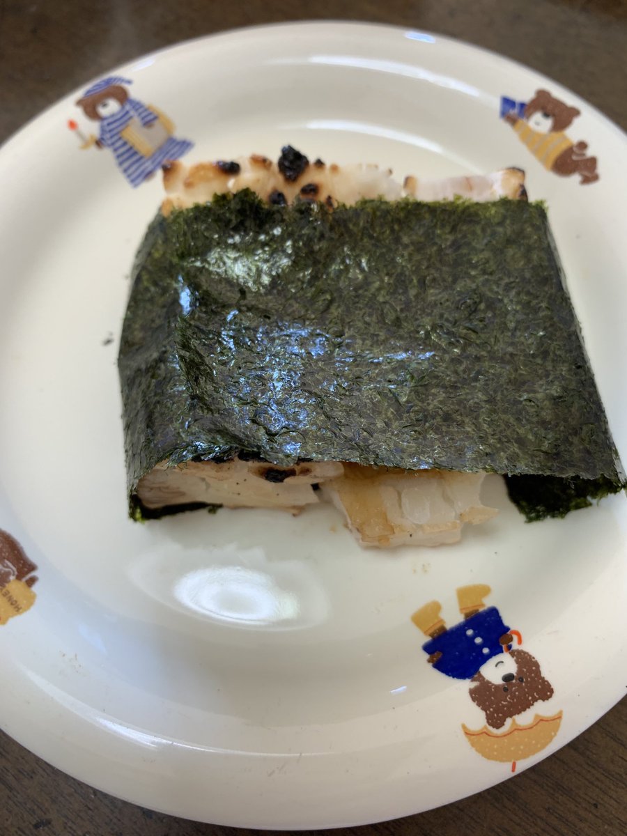 SuzukiDt's tweet photo. #Lunch , 🥖 #baguette #Kiri #RawHam #lettuce ,
Anさん推薦の Kiri cheese /レタス/生ハム をバゲットに3段重ね,塩分も優しくおいしい.➕ #磯部巻き . https://t.co/OmAWyIYxEQ