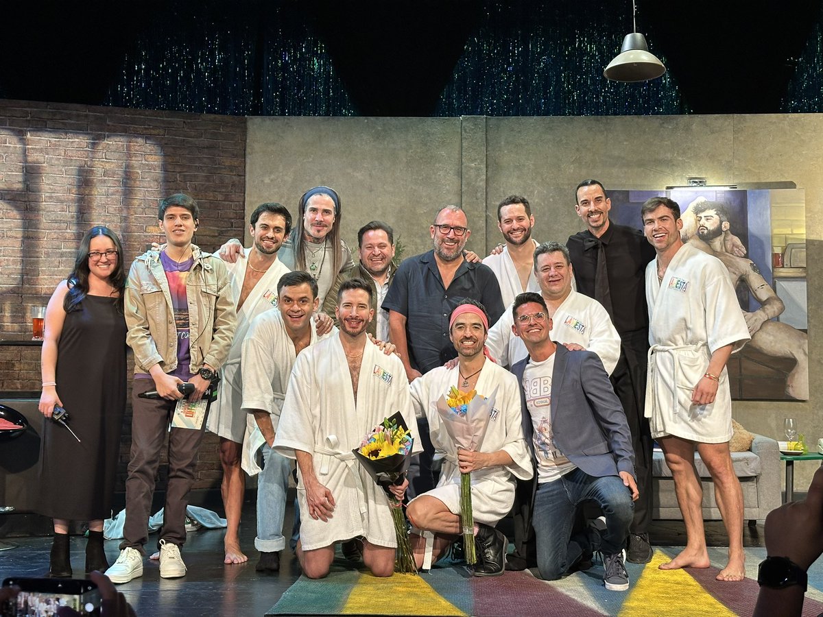 La #Fiesta sigue, noche de presentación a prensa de <a href="/lalo_arredondo/">Lalo Arredondo</a> y <a href="/RocaCuevas/">Rodrigo Cuevas</a>  😎