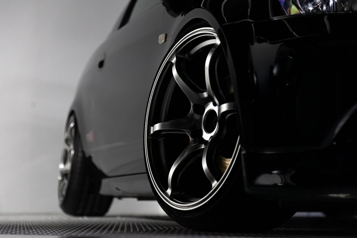 carshopchannel's tweet photo. 本日こちらの車両をライブにてご紹介いたします。  18:00〜 CAR SHOP CHANNELのYouTubeチャンネルにて配信いたします。

ライブ中にお車の状態や内容に関する質問にもお答えいたします。  是非ご覧ください！

■配信はこちら
URL：https://t.co/kbHY1Mamxl

#車売ります  
#DC5  
#インテグラ https://t.co/PK2oSrn6KK