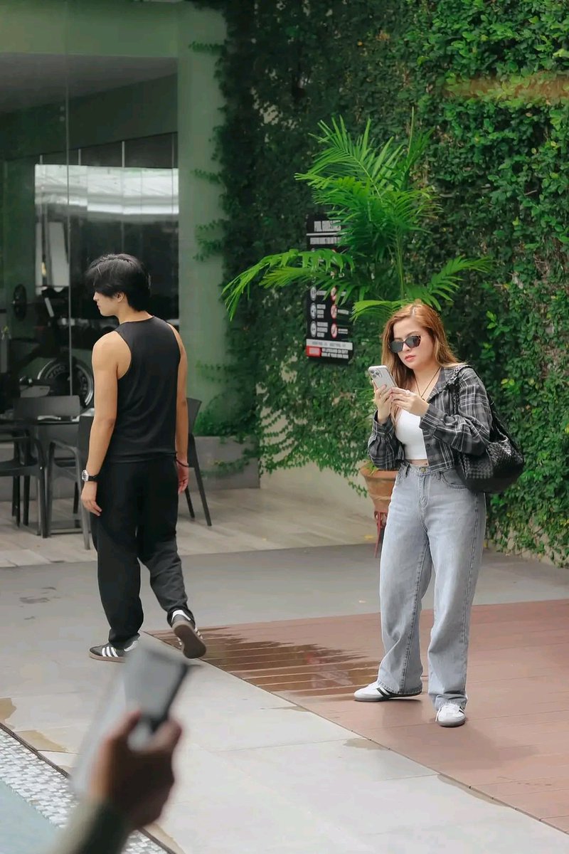 AlexanatorsRXIL's tweet photo. Kdlex enjoying the bacolod enjoy sweetiess

#Alexailacad
#KdLex https://t.co/eUKe8g1WnT