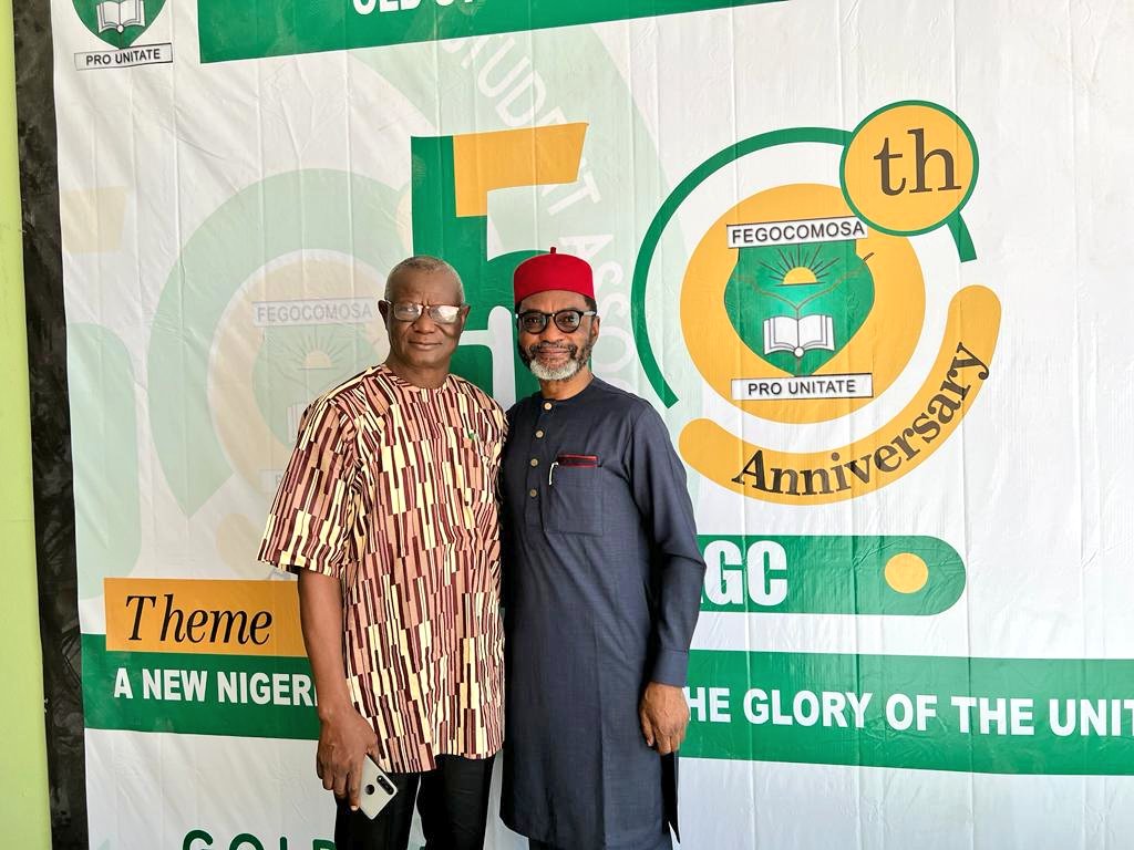 FrankNwekeII's tweet photo. Fellow ancestors from the class of '83.
Henry Okolie-Aboh, oil magnate; Rear Admiral Aliyu Boman, and Dr Magdalene Olor, Permanent Secretary, Federal Ministry of Transportation.
#FEGOCOMOSA #FGCMAt50 #UnitySchools https://t.co/GMRg6MxWqj