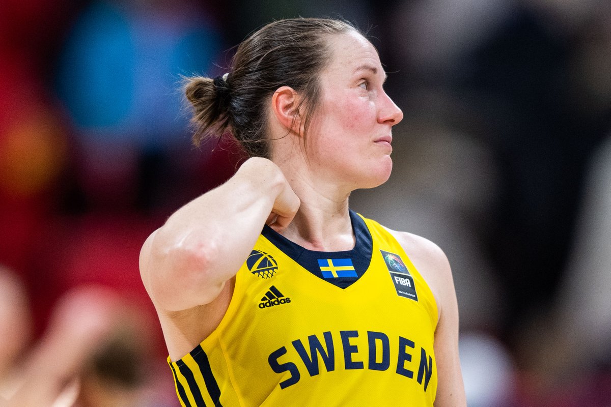 SVTSport's tweet photo. Stjärnans säsong över – korsbandet av
Läs mer 👉 https://t.co/0xA59E4OQd https://t.co/57XzfOCdcV