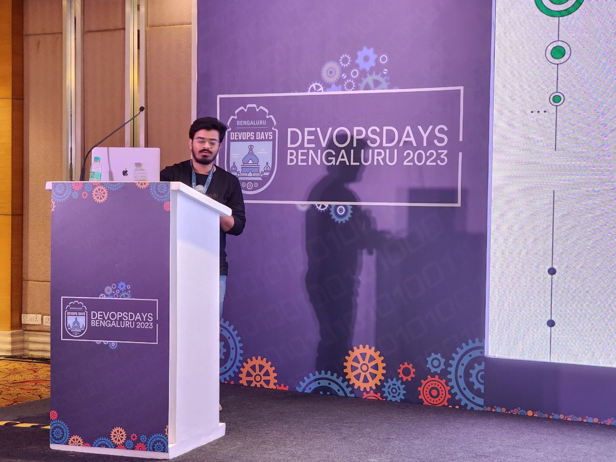 devopsdays_blr's tweet image. Sumit Srivastava lightning us about cost usage of Kubecost for cost efficiency! ☁️ #DevOpsDaysBLR