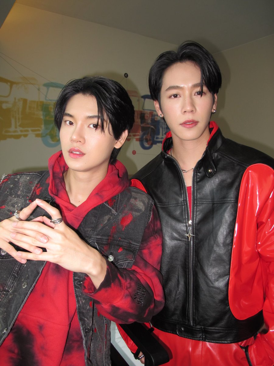 argentis_th's tweet photo. Don’t fight with us. We are the champion! 🏆

#TaokaenoiTGSxYinWar https://t.co/6n416aRkUg