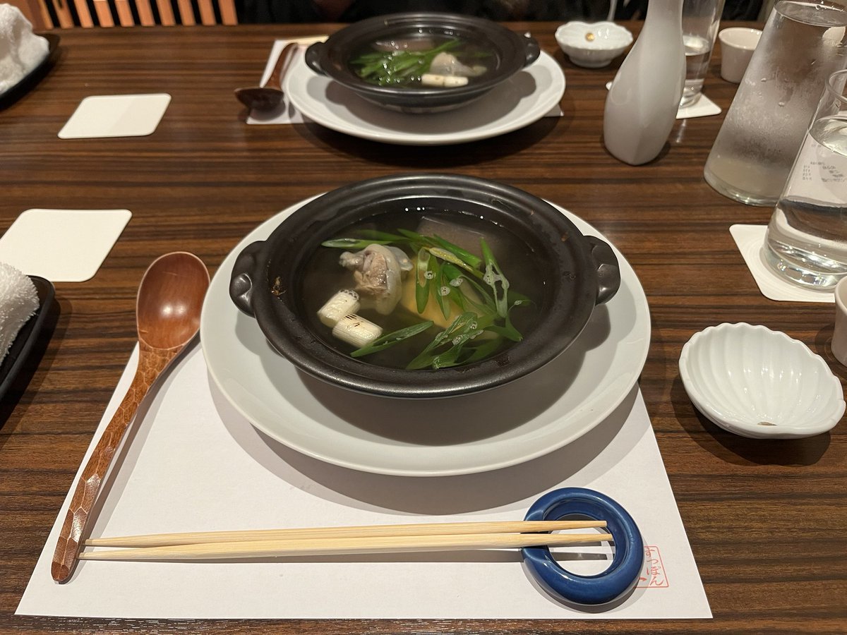 初めてすっぽんいただいた。これはクセになる味かもしれん…