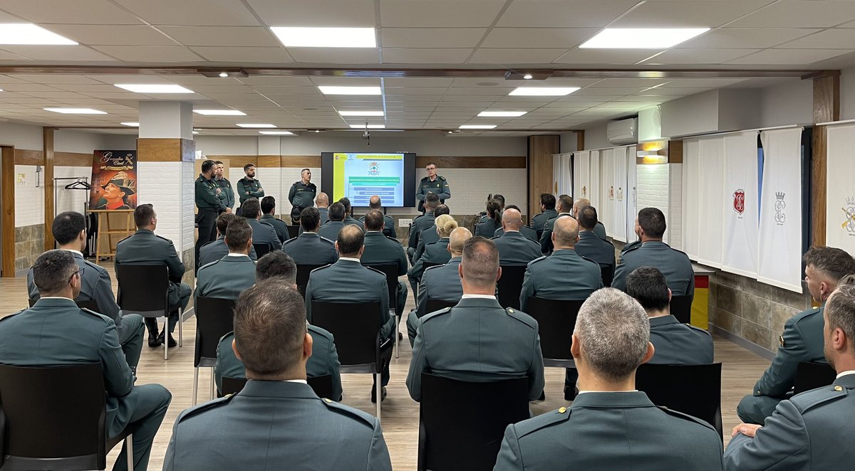 gcivilbizkaia's tweet photo. (1/4) Esta semana se han incorporado 73 nuevos compañeros a la @gcivilbizkaia . 
#ParaServirYProteger 
#062
#fuerzaenrevista 
#espiritudesacrificio 
#honor
#disciplina 
#abnegacion https://t.co/SScmitl0tK