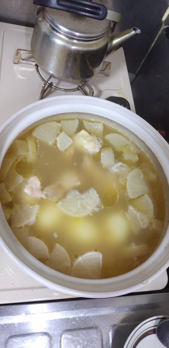 clover43204026's tweet photo. 10/17 63.7㎏ 10/18 63.9㎏
200g増量

朝　大根と手羽元と茹で卵の煮物

昼　オートミール雑炊、冷や奴、人参くずのサラダ

夜　麻婆豆腐丼、野菜ジュース

#産後ダイエット https://t.co/EkMPgDBLvm