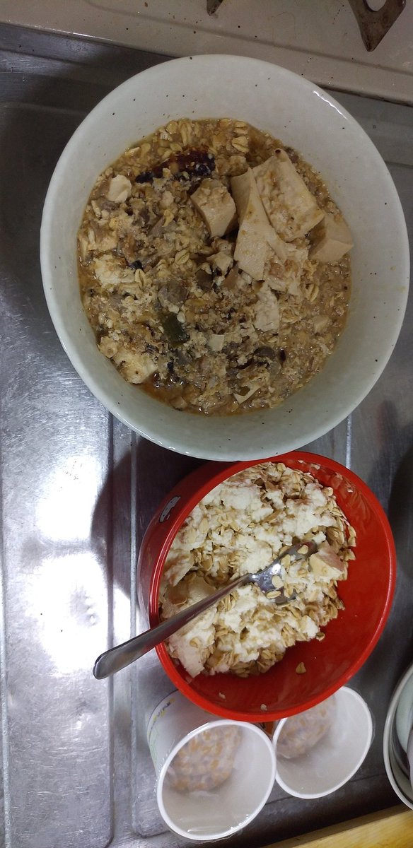 clover43204026's tweet photo. 10/18 63.9㎏　10/19 64.1㎏
200g増量

朝　麻婆豆腐卵入り

昼　オートミール雑炊

夜　鰹節とごまと梅干しのぶっかけパスタ、野菜ジュース

#産後ダイエット https://t.co/wyODkVK5Bb