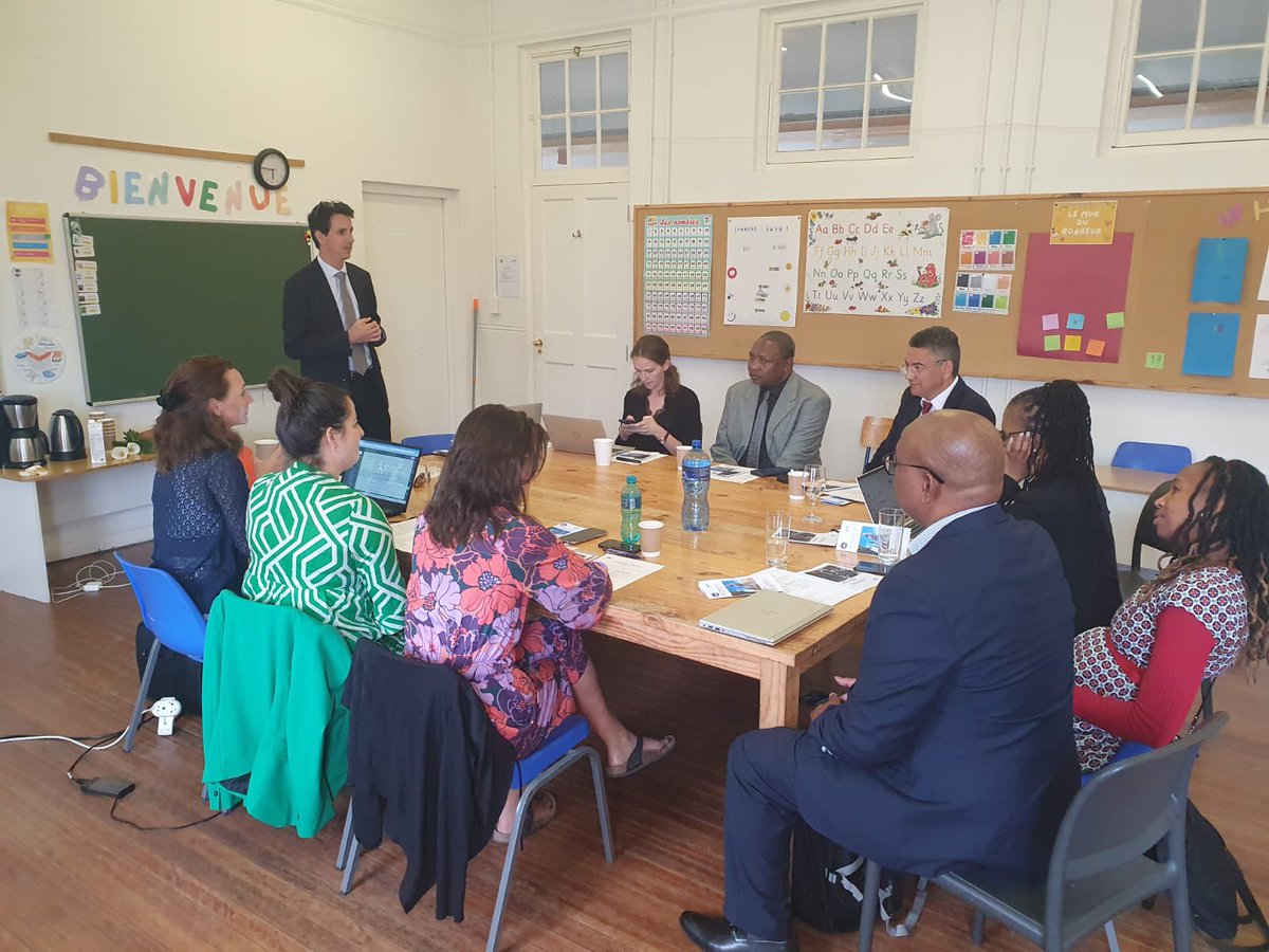 Le Prestigieux Lycée Français International du Cap a accueilli le Department of Basic Education (DBE) pour échanger sur le leadership, le harcèlement scolaire et la scolarisation en maternelle. Cette collaboration permettra d’enrichir nos deux pays respectifs 🇫🇷🇿🇦