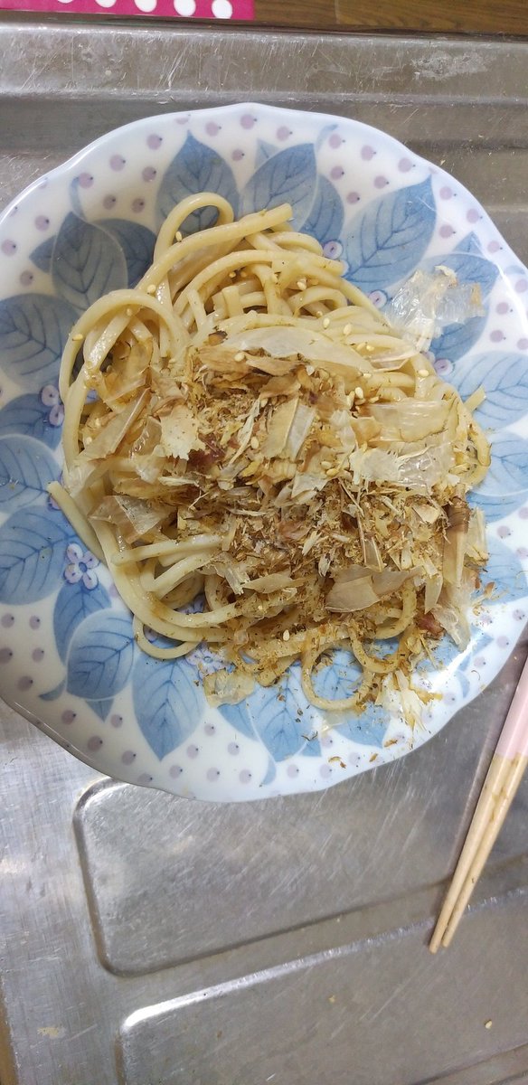 clover43204026's tweet photo. 10/19 64.1㎏ 昨日64.6㎏
500g増量

朝　麺の残り

昼　オートミール雑炊、冷や奴、納豆、人参くずのサラダ

夜　ニラと豆腐と卵のすまし汁、茄子とピーマンの醤油炒め、厚切り豚肉焼き、野菜ジュース

#産後ダイエット https://t.co/ZIYScCnPTh